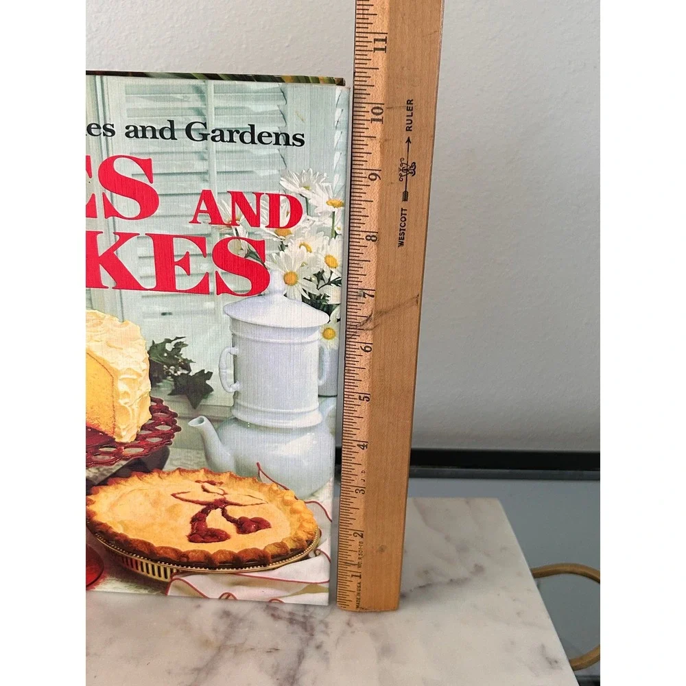 Vintage 1966 Better Homes and Gardens Pies and Cakes Cookbook Meredith Press